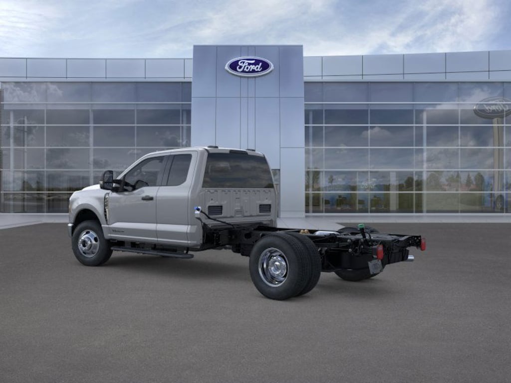 New 2026 Ford F-350 XLT Extended Cab