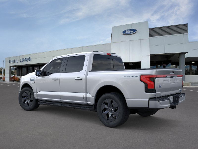 2025 Ford F-150 Lightning Lariat photo 4