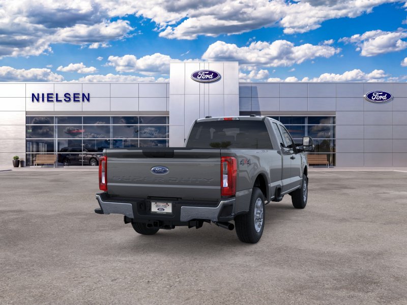 2026 Ford Super Duty F-350 SRW XLT Truck Super Cab