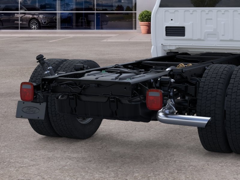 2025 Ford F-450 Super Duty Chassis Cab XL - Photo 22