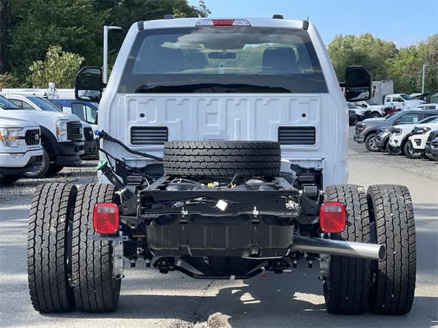2024 Ford   29
