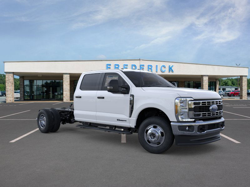2025 Ford Super Duty F-350 DRW F-350 XL 4WD Crew Cab 179 WB 60 CA