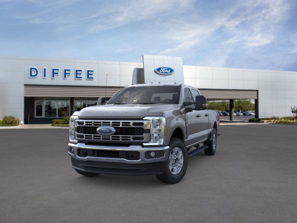 New 2026 Ford Super Duty F-350 XLT Truck Crew Cab