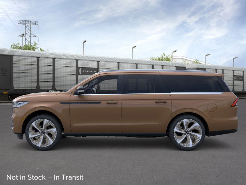 2025 Lincoln Navigator Black Label photo 3