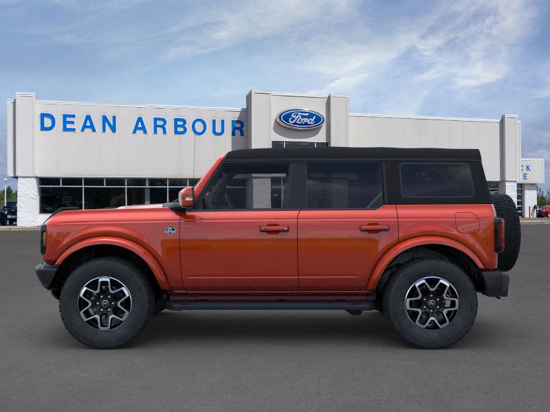 2024 Ford Bronco Outer Banks photo 3