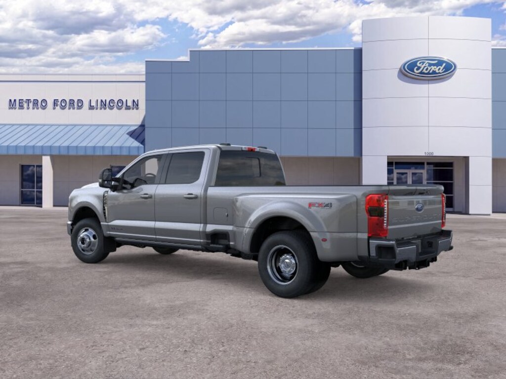 New 2026 Ford F-350 Lariat Crew Cab