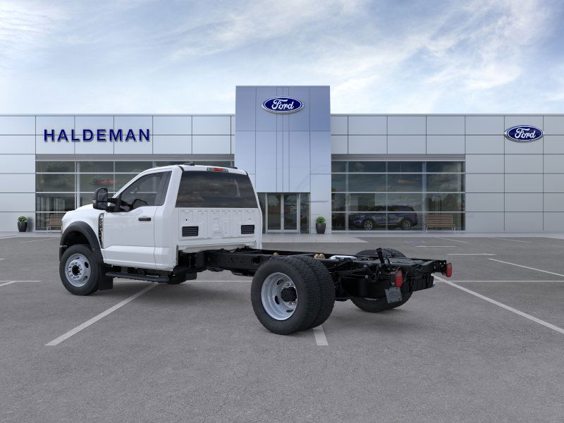 2025 Ford F-550 photo 3