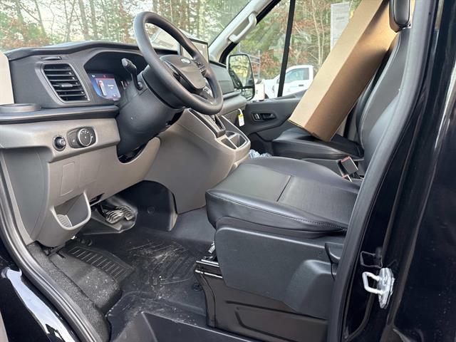 2026 Ford Transit Cutaway Base - Photo 17