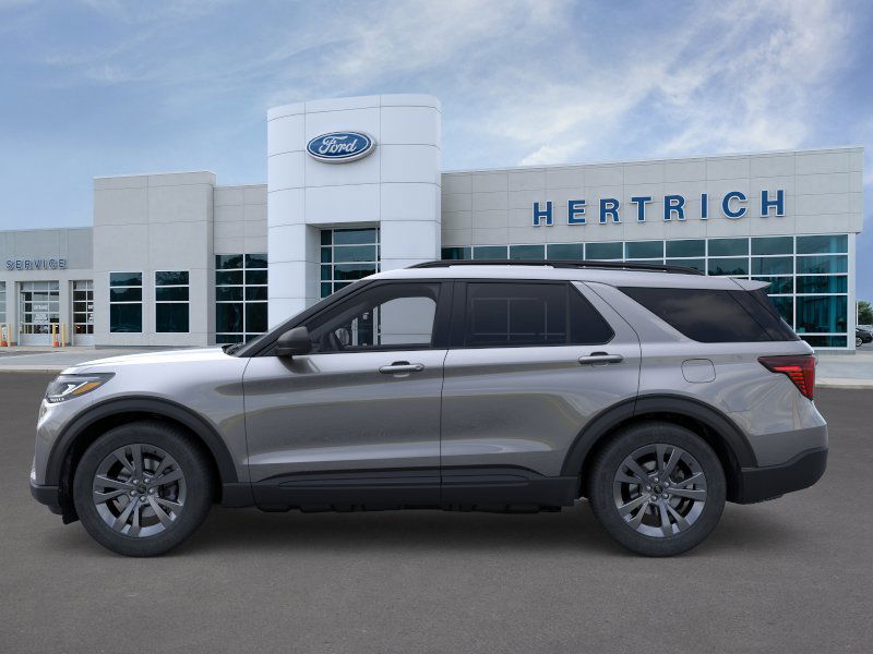 2026 Ford Explorer photo 3