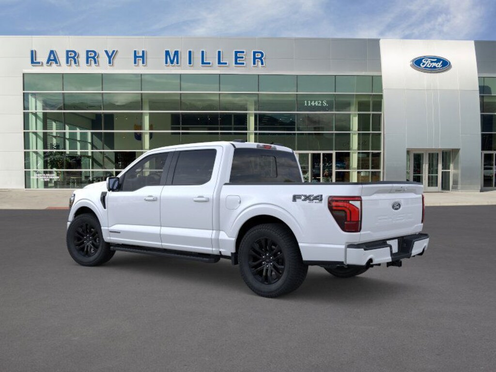 New 2025 Ford F-150 LARIAT 4WD SuperCrew 5-1/2' Box V6 Engine