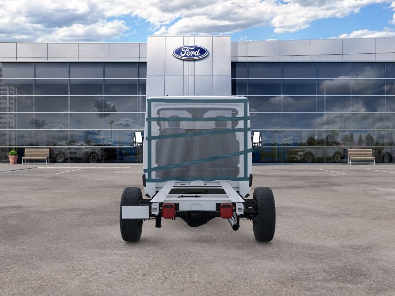 2025 Ford Transit Cutaway Base - Photo 39