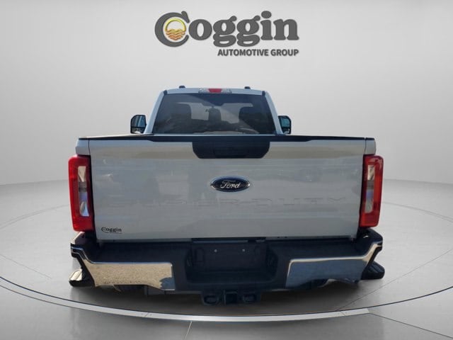 2025 Ford F-350 Super Duty XLT - Photo 37
