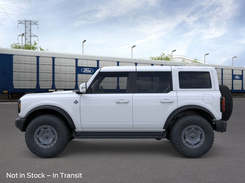 2025 Ford Bronco Outer Banks photo 3