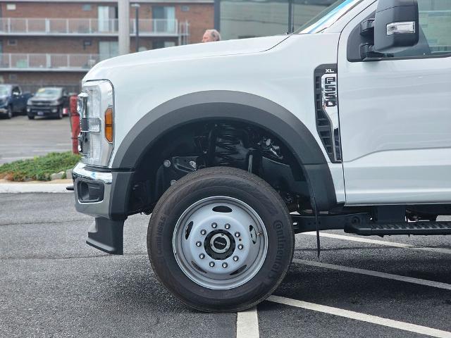 2026 Ford F-350 Super Duty Chassis Cab XL - Photo 23