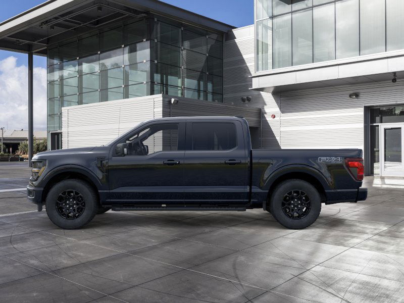 2025 Ford F-150 XLT photo 3