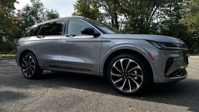 2025 Lincoln Nautilus Black Label's photo