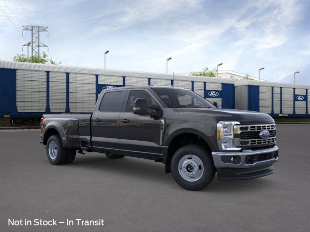 New 2026 Ford F-350 XLT Truck Crew Cab