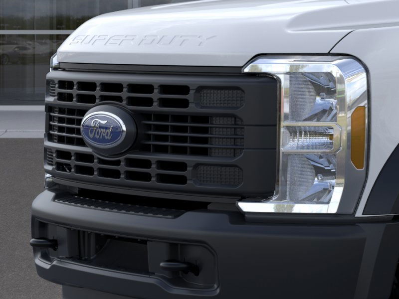 2025 Ford F-550 Super Duty Chassis Cab XL - Photo 40