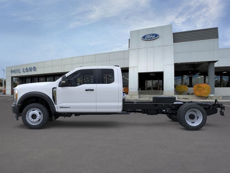 2025 Ford F-550 Super Duty Chassis Cab XL - Photo 26