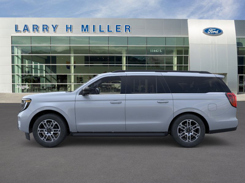 2025 Ford Expedition MAX photo 2