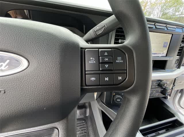 2024 Ford Econoline E-550 37