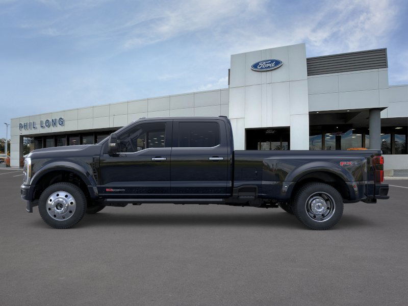 2026 Ford F-450 photo 3