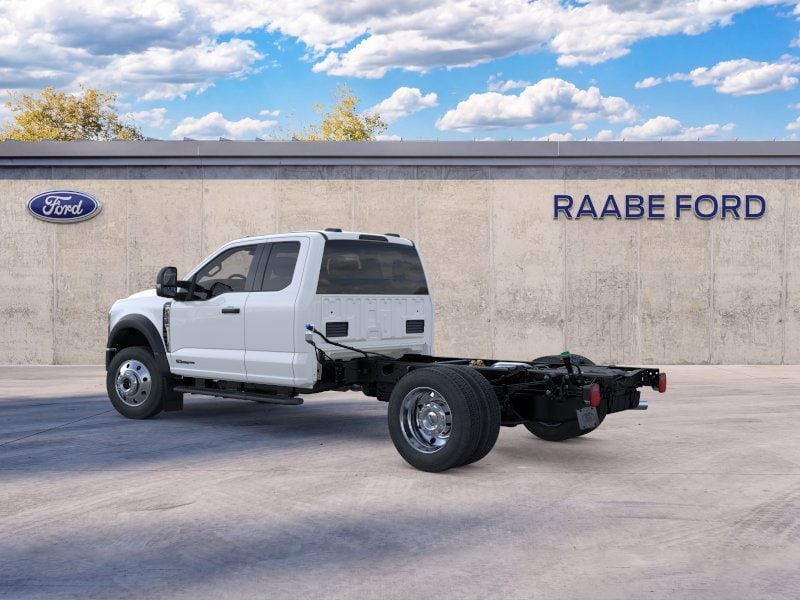 2026 Ford F-450 Super Duty Chassis Cab XLT - Photo 4