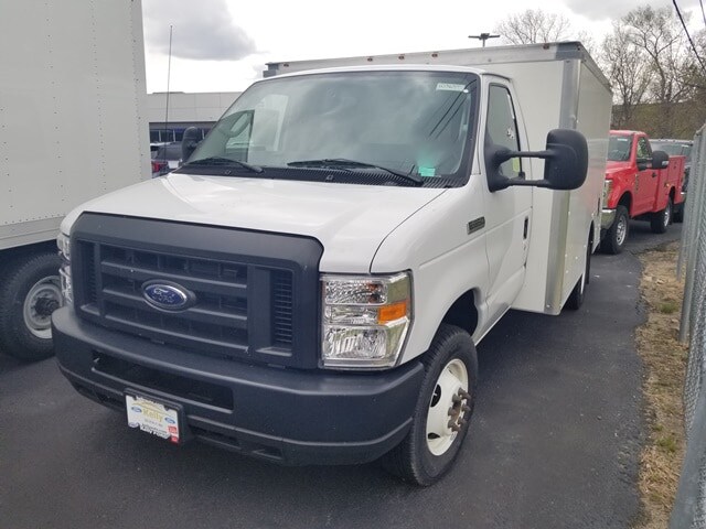 New 19 Ford E 350 Cutaway Duracube 10ft Box Oxford White On Sale At Kelly Ford Beverly Ma Vin 1fdwe3f65kdc
