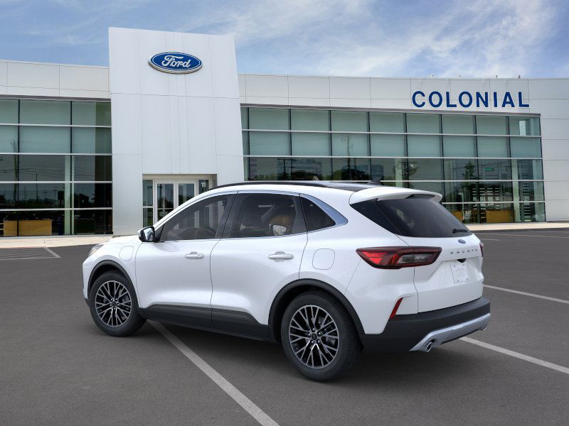 2025 Ford Escape Titanium photo 4