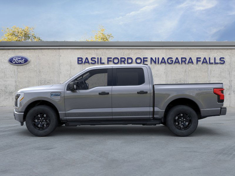2025 Ford F-150 Lightning XLT photo 3