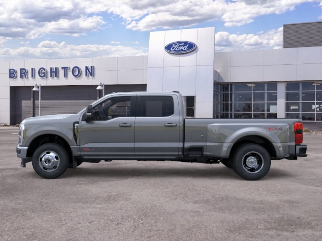 New 2026 Ford F-350SD Lariat Truck Crew Cab