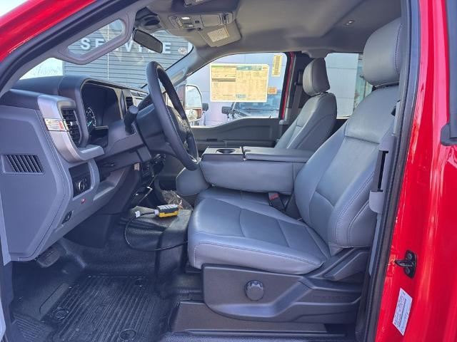 2026 Ford F-350 Super Duty Chassis Cab XL - Photo 32