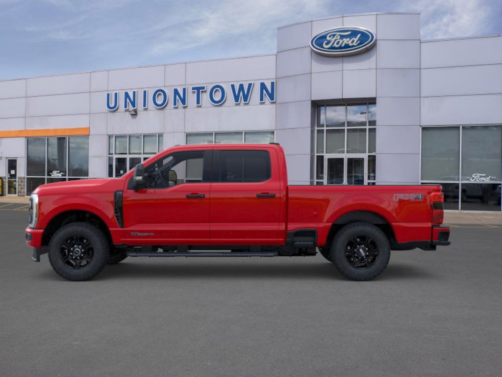 New 2025 Ford F-250 Super Duty XL 4x4 XL Crew Cab 6.8 ft. SB Pickup