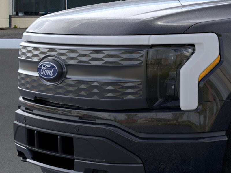 2025 Ford F-150 Lightning Lariat photo 15