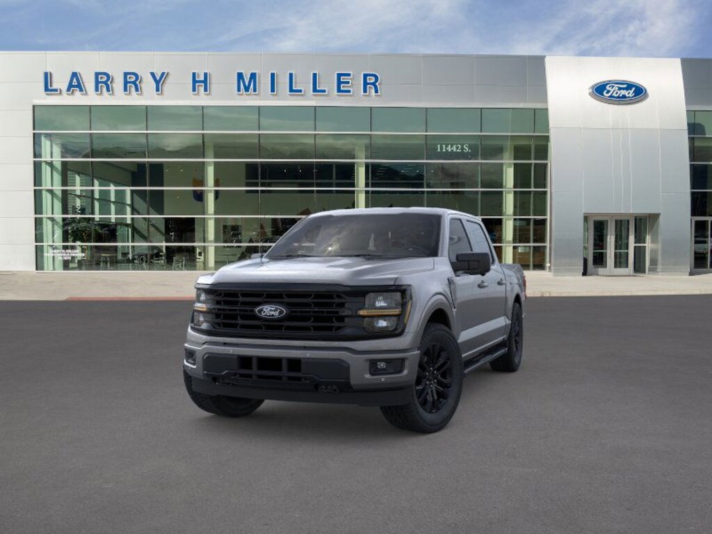 New 2025 Ford F-150 XLT 4WD SuperCrew 5-1/2' Box V6 Engine