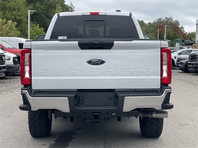 2024 Ford Econoline E-350 34
