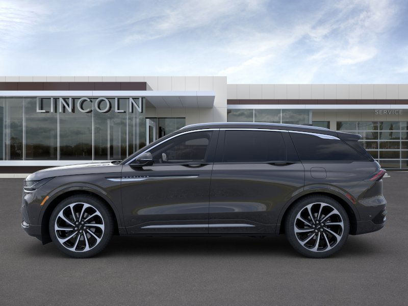 2024 Lincoln Nautilus Black Label photo 3