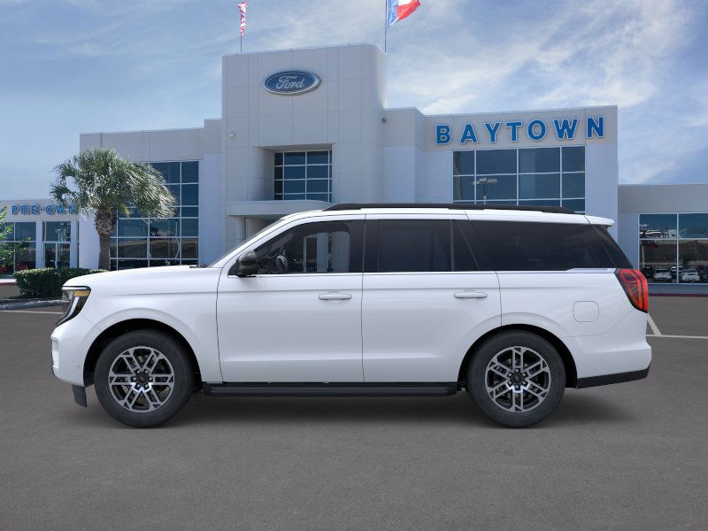 2025 Ford Expedition photo 3