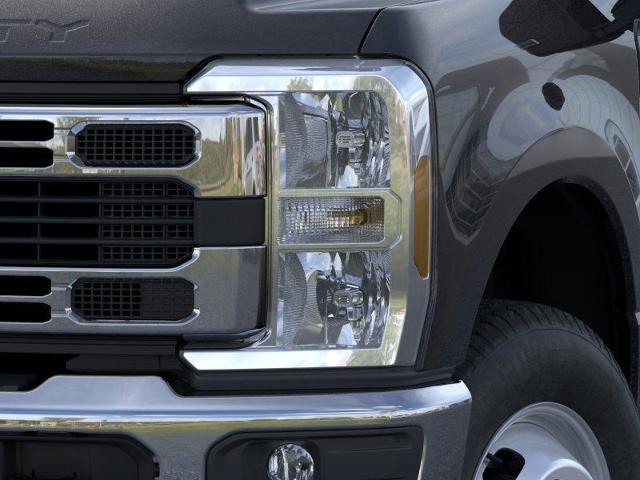 2026 Ford F-350 Super Duty Chassis Cab XL - Photo 38