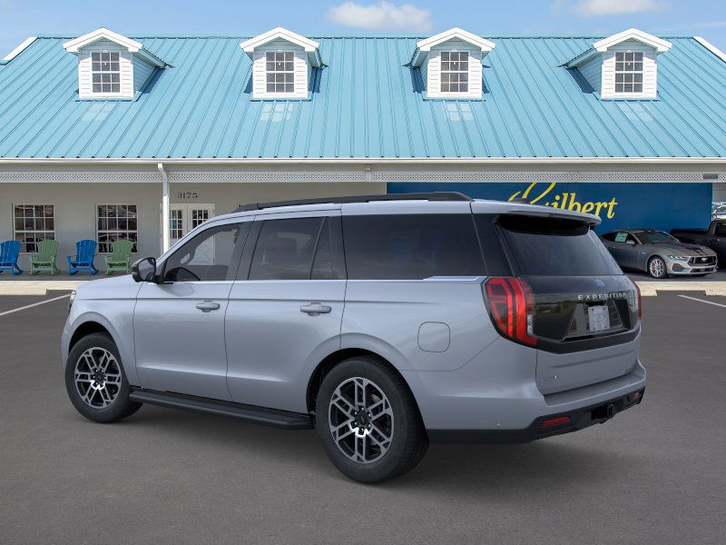 2025 Ford Expedition photo 3