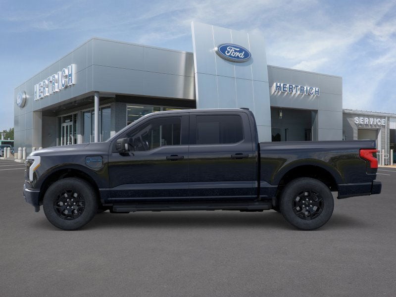 2025 Ford F-150 Lightning XLT 4WD Supercrew 5.5 Box Truck SuperCrew Cab