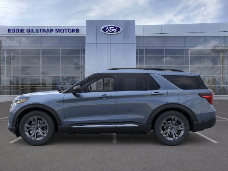 2025 Ford Explorer photo 2