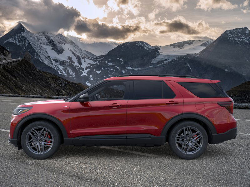 2026 Ford Explorer ST-Line photo 2