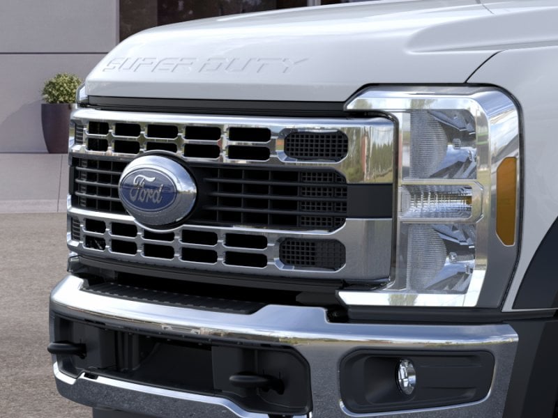 2025 Ford F-550 Super Duty Chassis Cab XL - Photo 30