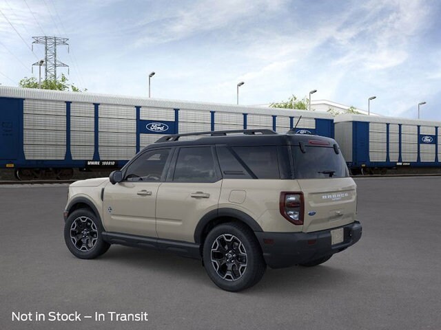 2025 Ford Bronco Sport Outer Banks photo 2