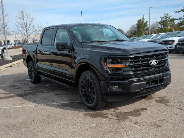2025 Ford F-150 XLT photo 2