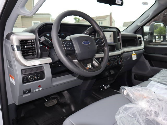2025 Ford F-550 Super Duty Chassis Cab XL - Photo 47