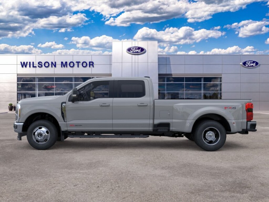 New 2026 Ford F-350SD Lariat Truck Crew Cab