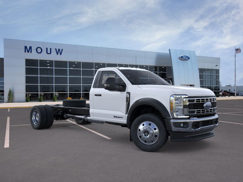 2025 Ford F-550 Super Duty Chassis Cab XLT - Photo 7