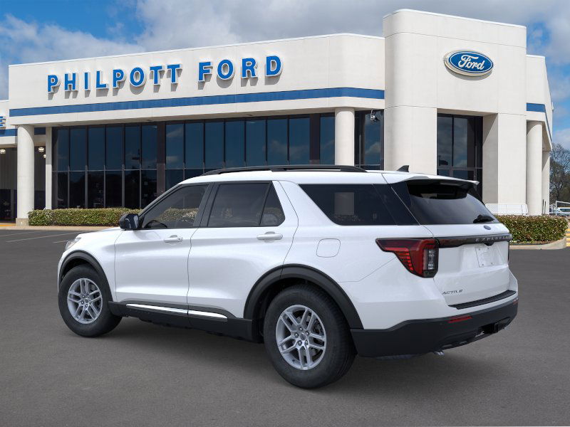 2025 Ford Explorer photo 2